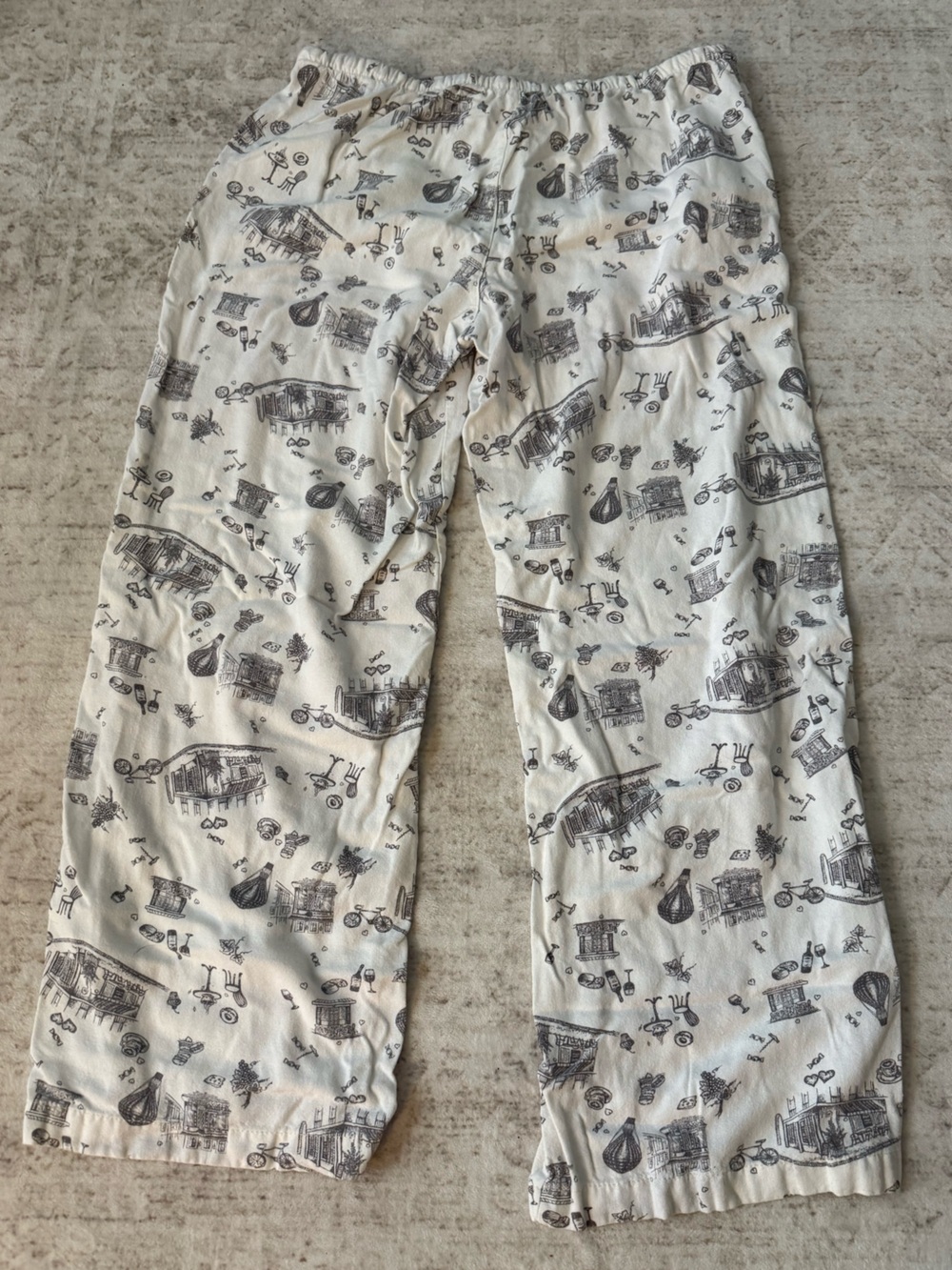 Sincerely Jules Cream Leggings with Black Travel Print